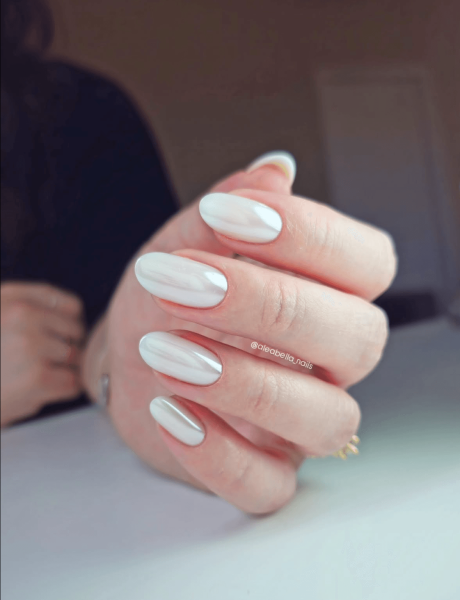 Vanilla chrome manicure